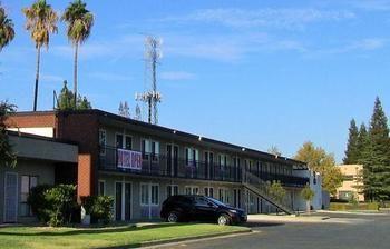 Hotel Canterbury Village & 3*