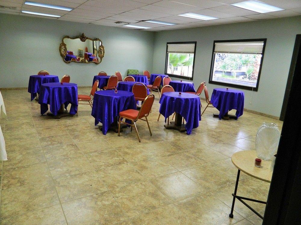 Hotel Canterbury Village & 3*