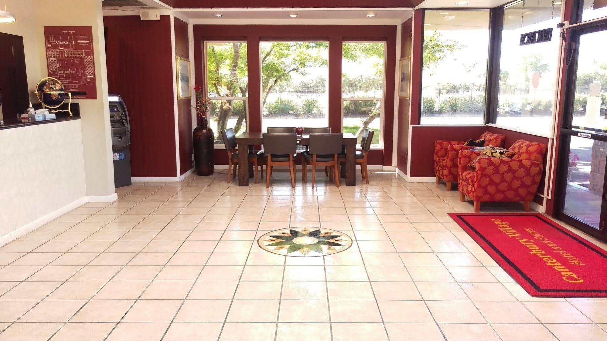 Hotel Canterbury Village &