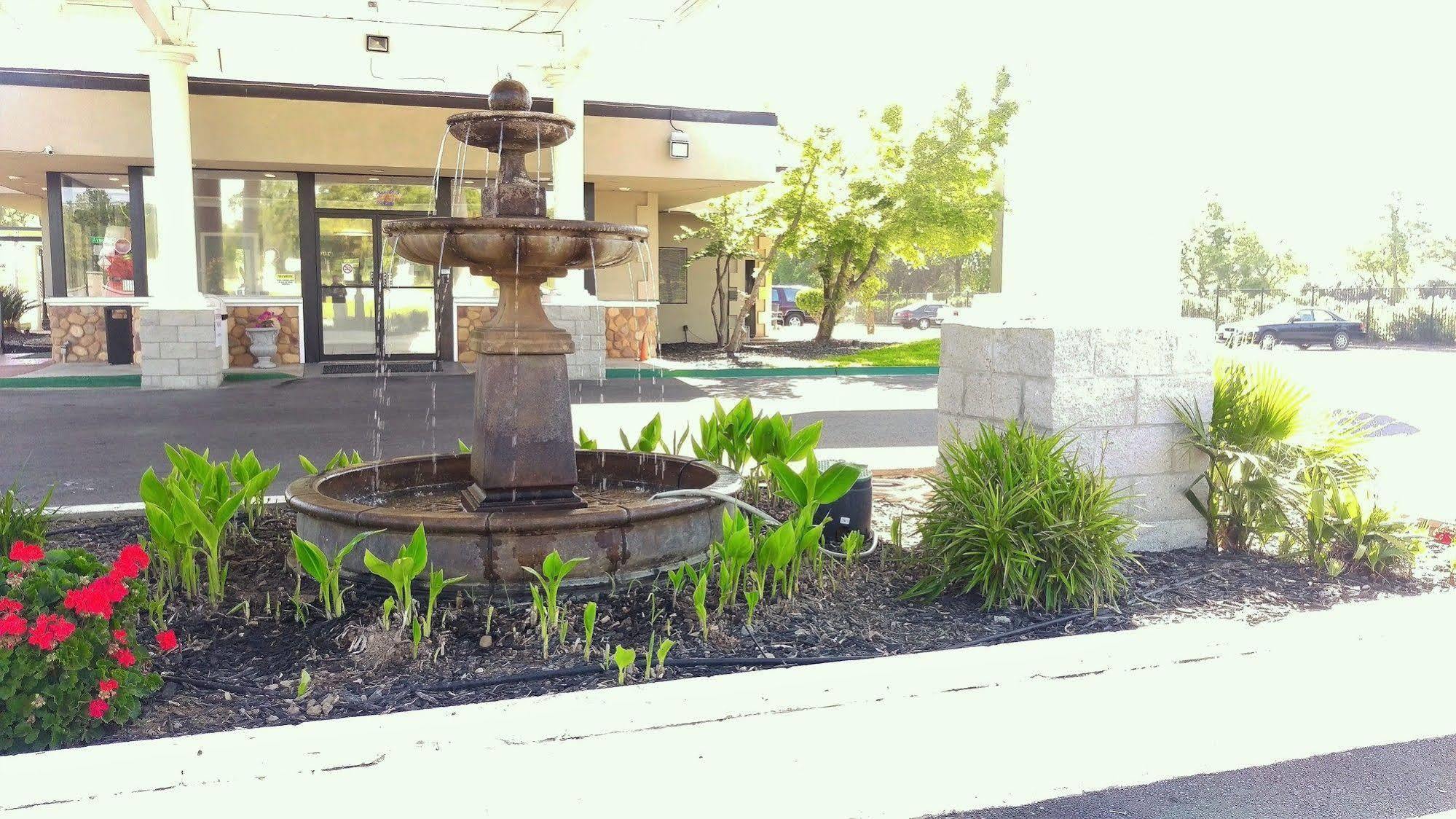 Hotel Canterbury Village &