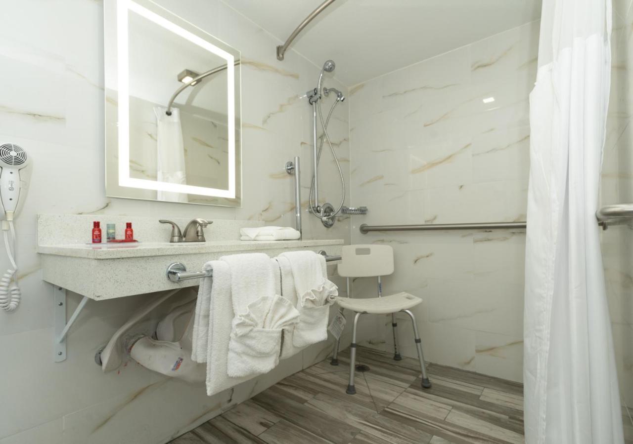 Hotel Canterbury Village &